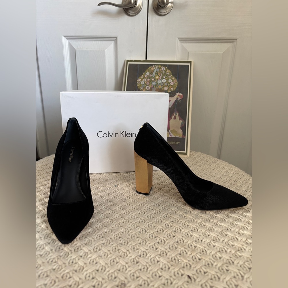 NWOT Calvin Klein Neema Velvet Snake Print Heels